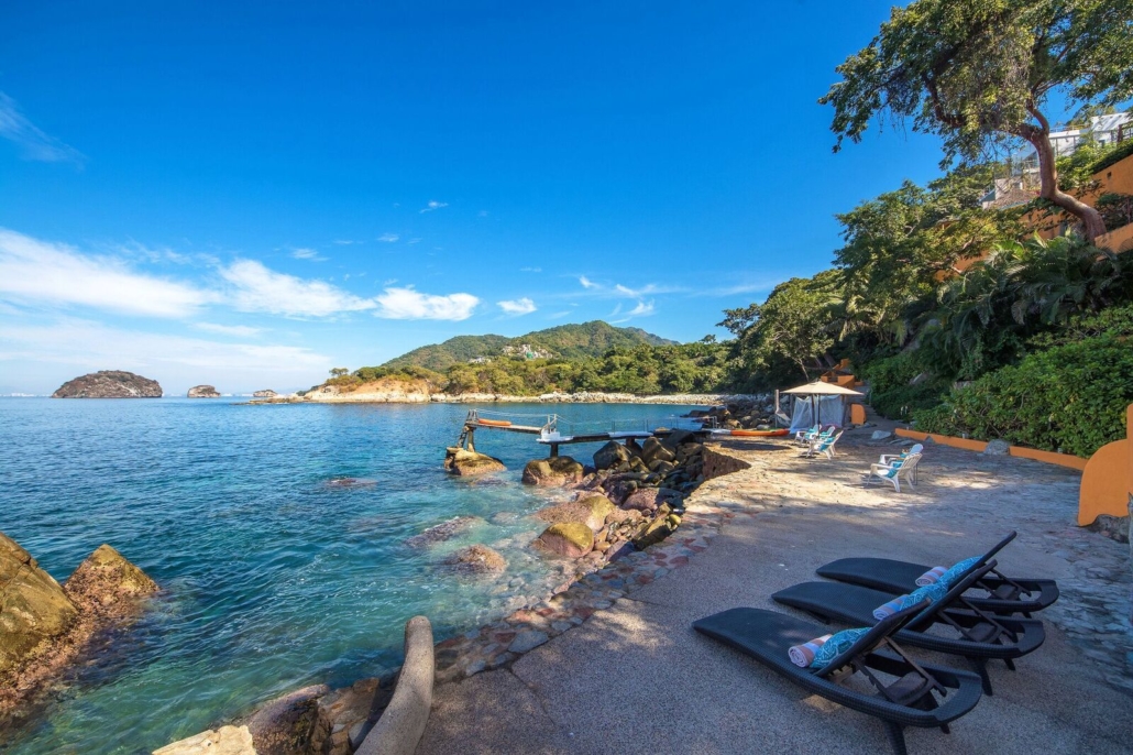 Mismaloya area villa in Puerto Vallarta, beachfront